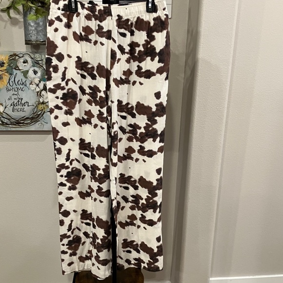 Sincerely Jules White and Brown Wide Leg cow print Pants - Picture 3 of 6